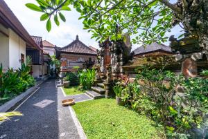 Gatra Ubud Inn