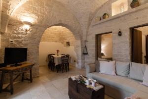 Trulli Angela