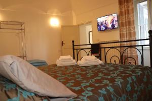 Double or Twin Room with Private Bathroom