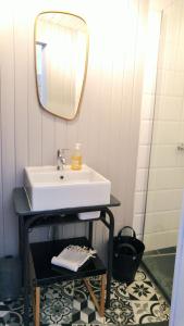 Appartements -La Batisse -Parking prive -Coeur historique - La Clef de Honfleur : photos des chambres