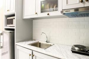 Studio Room with City View Casa De Parco Apartment By Travelio