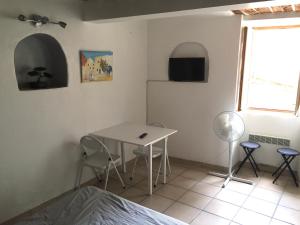 Appartements Studios des Templiers : photos des chambres