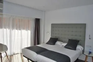 阿利坎特埃斯杜迪欧酒店 - 泰拜尔盖