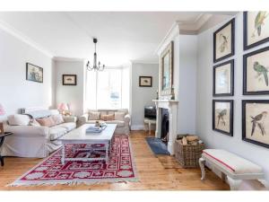 Elegant and charming 2 bedroom home in Cambridge