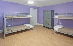Bed in 8-Bed Female Dormitory Room room in Chicago Parthenon Hostel