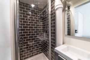 Appartements Studio design Nuee bleue tout equipe centre ville : photos des chambres