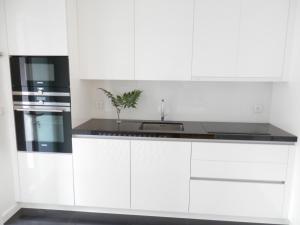 Ripple - Modern Condo with pool, aircon, parking