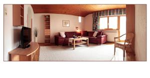 Two-Bedroom Apartment with Balcony room in Pension Bergkristall