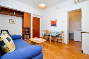 Apartment and Rooms Biserka 