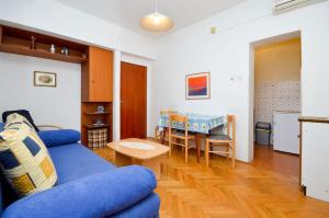 Apartment and Rooms Biserka