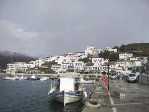 O xsenonas tis Elenis Andros Greece