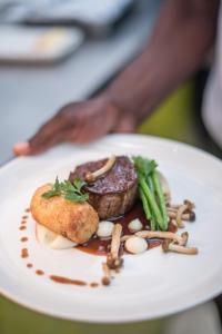 Mo & Roses Nature Retreat