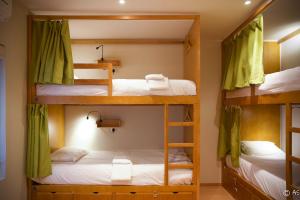 Peach Hostel & Suites