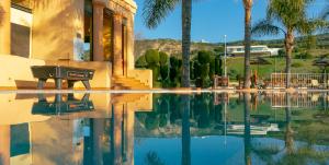 LuzBay Pool Apartments