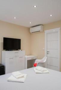 Elegant Residence Rooms