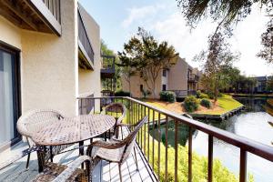 Apartment with Sea View room in Island Club Condos 2