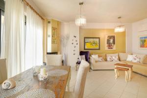 Two-Bedroom Apartment with Sea View