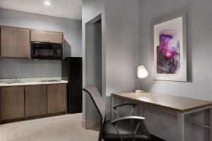 King Suite - Non-Smoking room in Days Inn by Wyndham Odessa