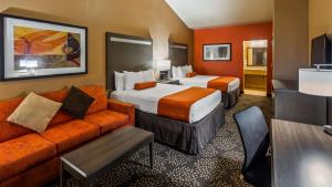 Queen Room with Two Queen Beds - Non-Smoking room in Best Western Executive Inn El Campo