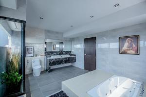 The Living Hotel SamutPrakan