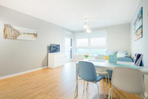 Apartments Gdynia Na Fali with Free Parking by Noclegi Renters
