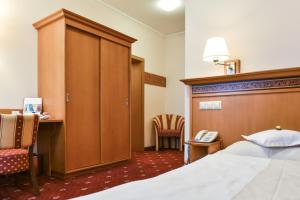 Comfort Single Room room in Alexandra Hotel