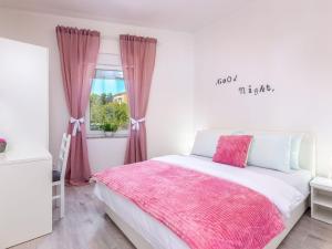 Apartment in Croatia with Sea Views