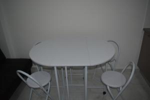 P.L Hermes Studios & Apartments
