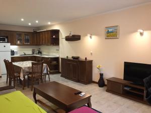 Two-Bedroom Apartment room in Casa Real