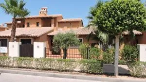 HL025 Luxury 3 bedroom villa with community pool - Valladolises