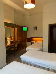 London Visitors Hotel