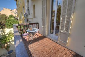 TERRASSE ARENE - 2P avec grande terrasse, situation idéale en Vieille ville