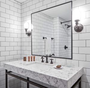 Metcalfe Hotel Ottawa by Gray Collection