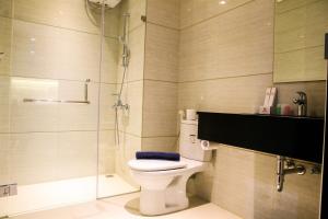 1BR Brooklyn Alam Sutera Apartment near BINUS By Travelio