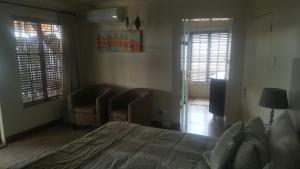 12 On Vaal Drive Guesthouse