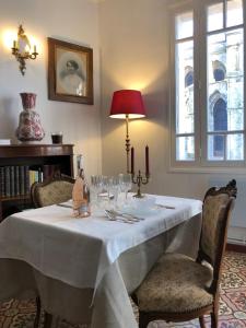 Appartements Le Logis du Chanoine, 50 m2 and terrace face to Cathedral : photos des chambres