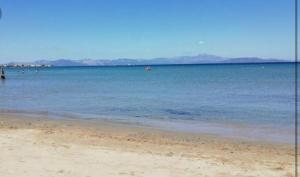 sunmer apartment 1minute from sea, 15 min from the airport ARTEMIS CITY CENTER