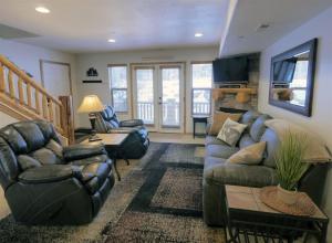 Three-Bedroom Condo room in Moose Hollow 1106