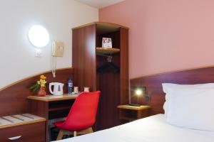 Hotels Comfort Hotel Etampes : photos des chambres