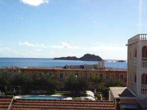 Eleni Apartments