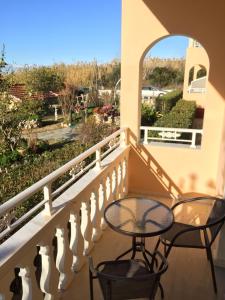 Eleni Apartments
