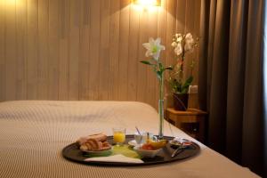 Hotels Logis Hotel Le Relais : photos des chambres