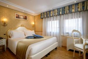 Single Room with Single Bed - Non-Smoking room in Hotel Olimpia Venice BW Signature Collection