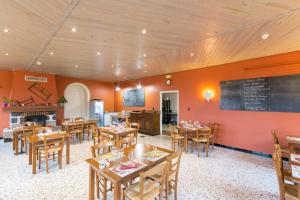 Hôtel Restaurant Le Foirail photo 12