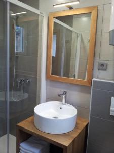 Apartments and Rooms Milena