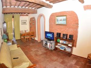 Holiday Home in Lucca near Historic Walls