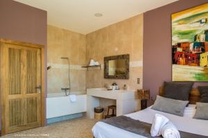 Hotels Hotel restaurant Spa Disini Montpellier Est, The Originals Relais : photos des chambres