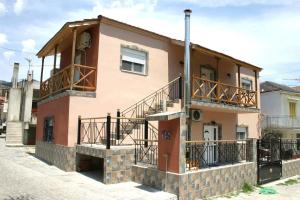 Apartma Holiday on the village Sikia Grčija
