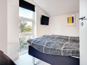 Three-Bedroom Holiday Home In Henne