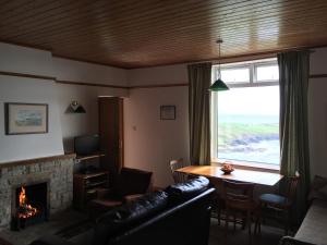 Muckross School House